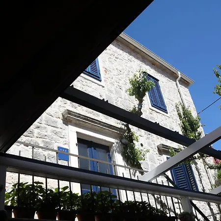 Stone House Pelago Елса
